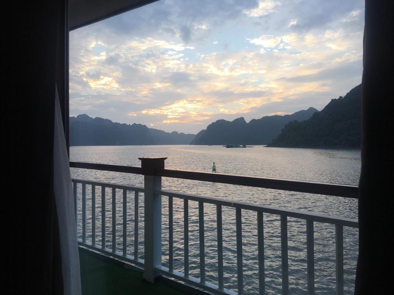 Calypso Cruises Hotel Cat Hai Exterior foto